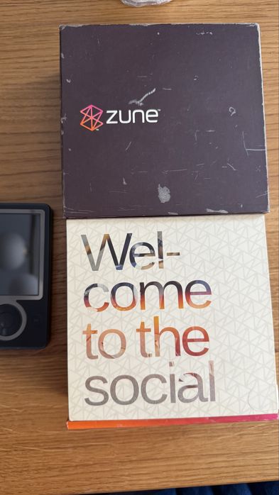 Microsoft Zune 30 GB Odtwarzacz MP3 MP4 retro komplet