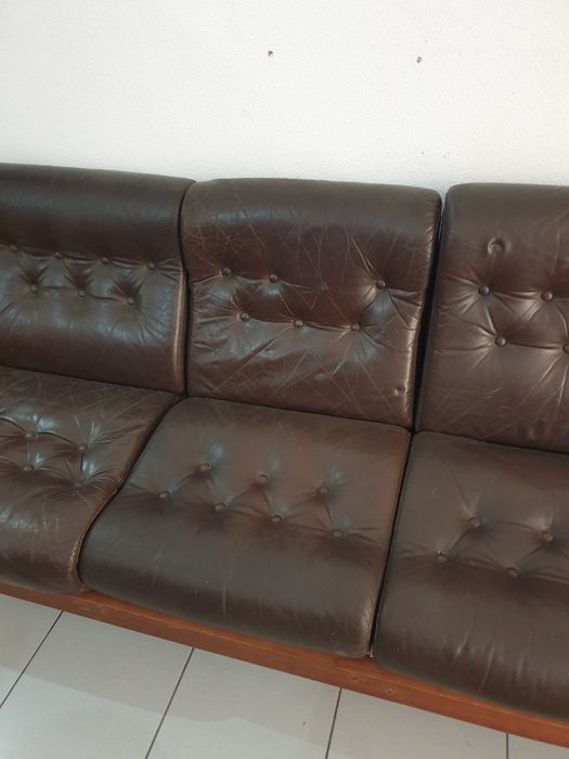 Sofá antigo em boas condições