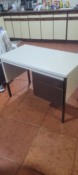 Vendo mesa de escritório