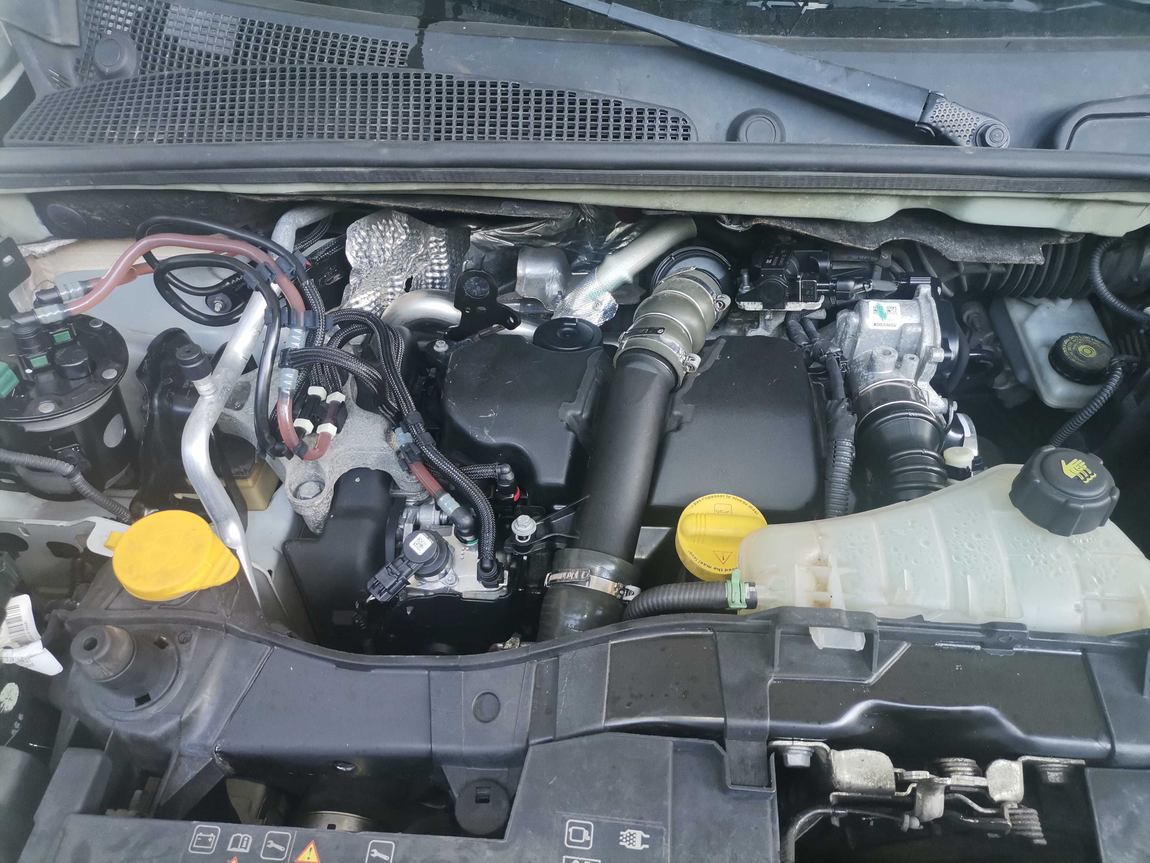 Renault kangoo maxi 1.5 dci 3 lugares com alçapão de carga até 2.90 m