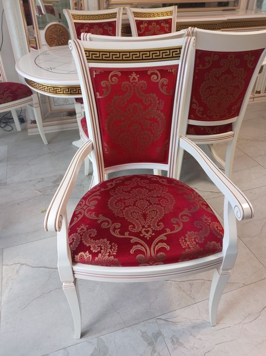 Stół rozkładany + 8 krzeseł Versace