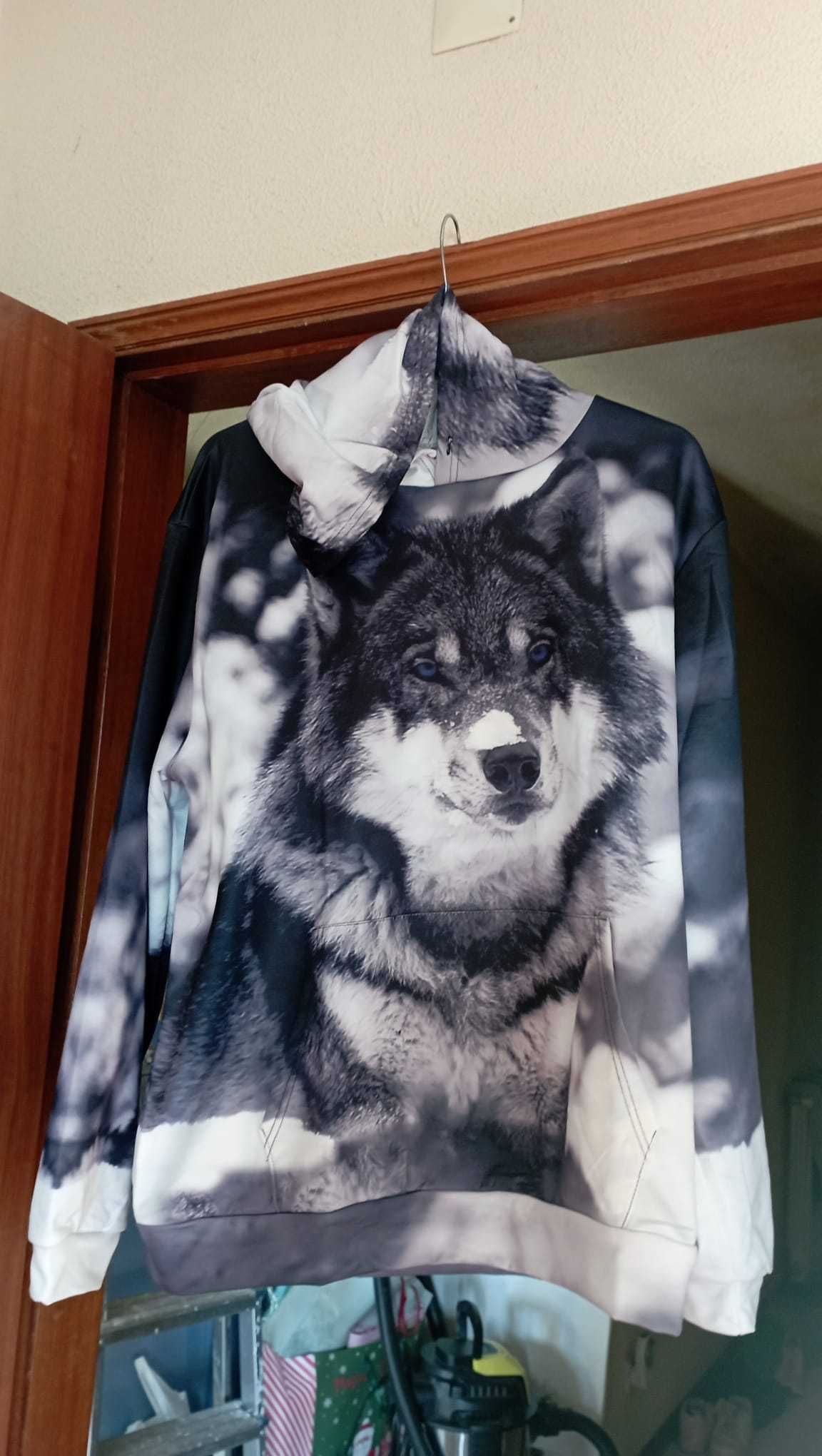 Sweat-shirt nova com capuz e bolso frontal motivo Lobo