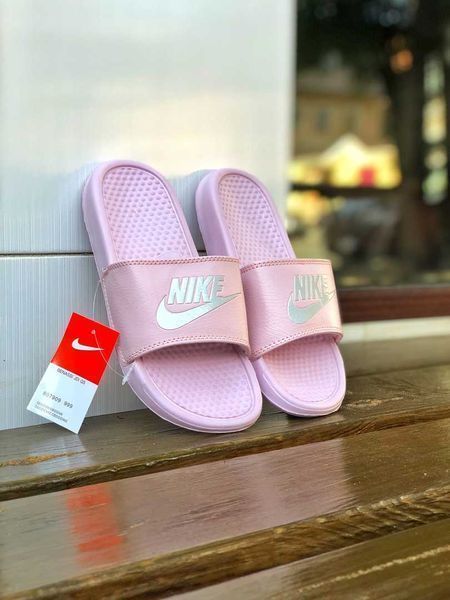 Женские кожаные шлепанцы Nike Benassi JDI жіночі шльопанці найк бенаси