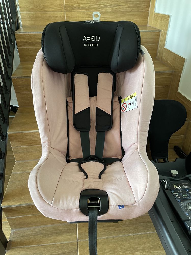 Axkid modukid 9-18 różowy + baza isofix