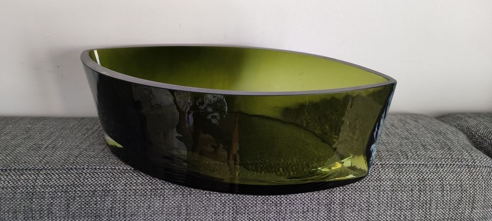 Piękna misa z grubego zielonego szkła