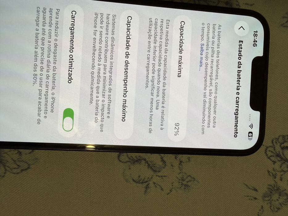 Vendo ipone 13 em bom estado com algumas capss e a e a caixa original