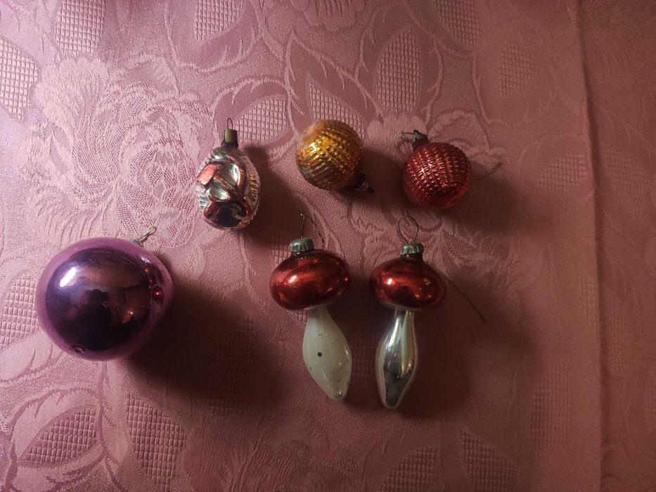 Игрушки новогодние старинные.