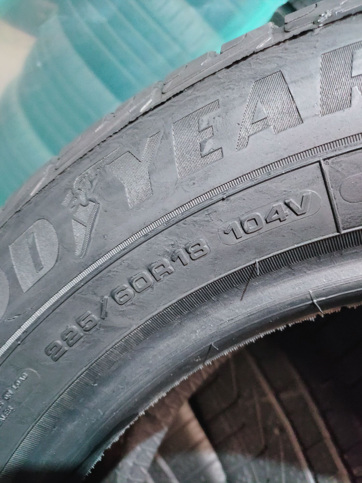 225/60R18 GoodYear UltraGrip Performance+ 2022r DEMO