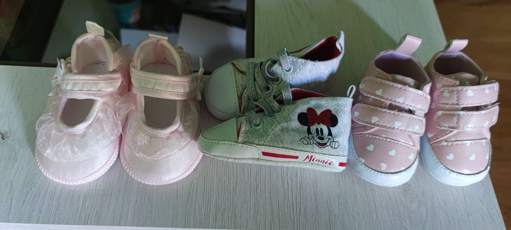 Buciki niechodki dla dziewczynki