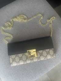 Piękny, luksusowy portfel/torebka na łańcuszku
