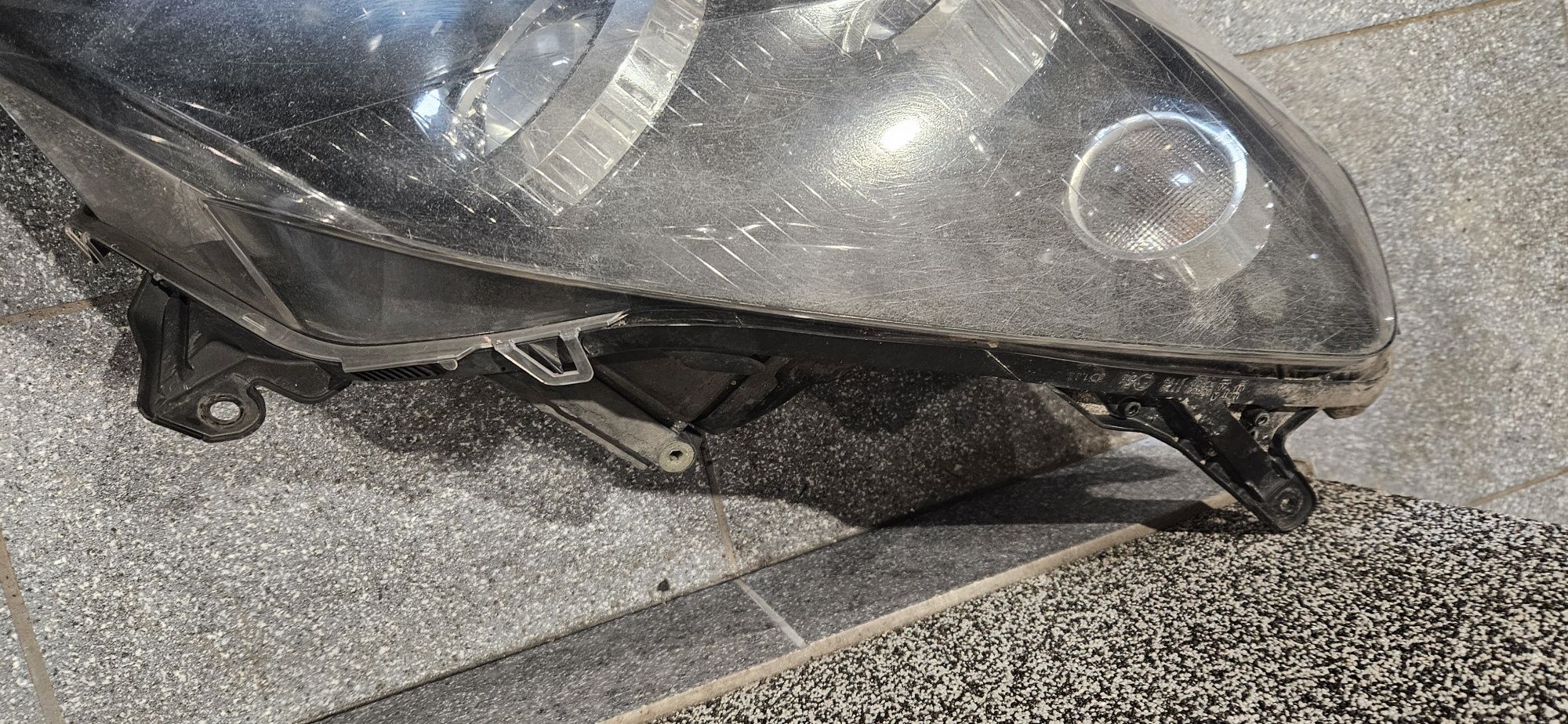 Astra H Lampa Przód Bixenon skretny