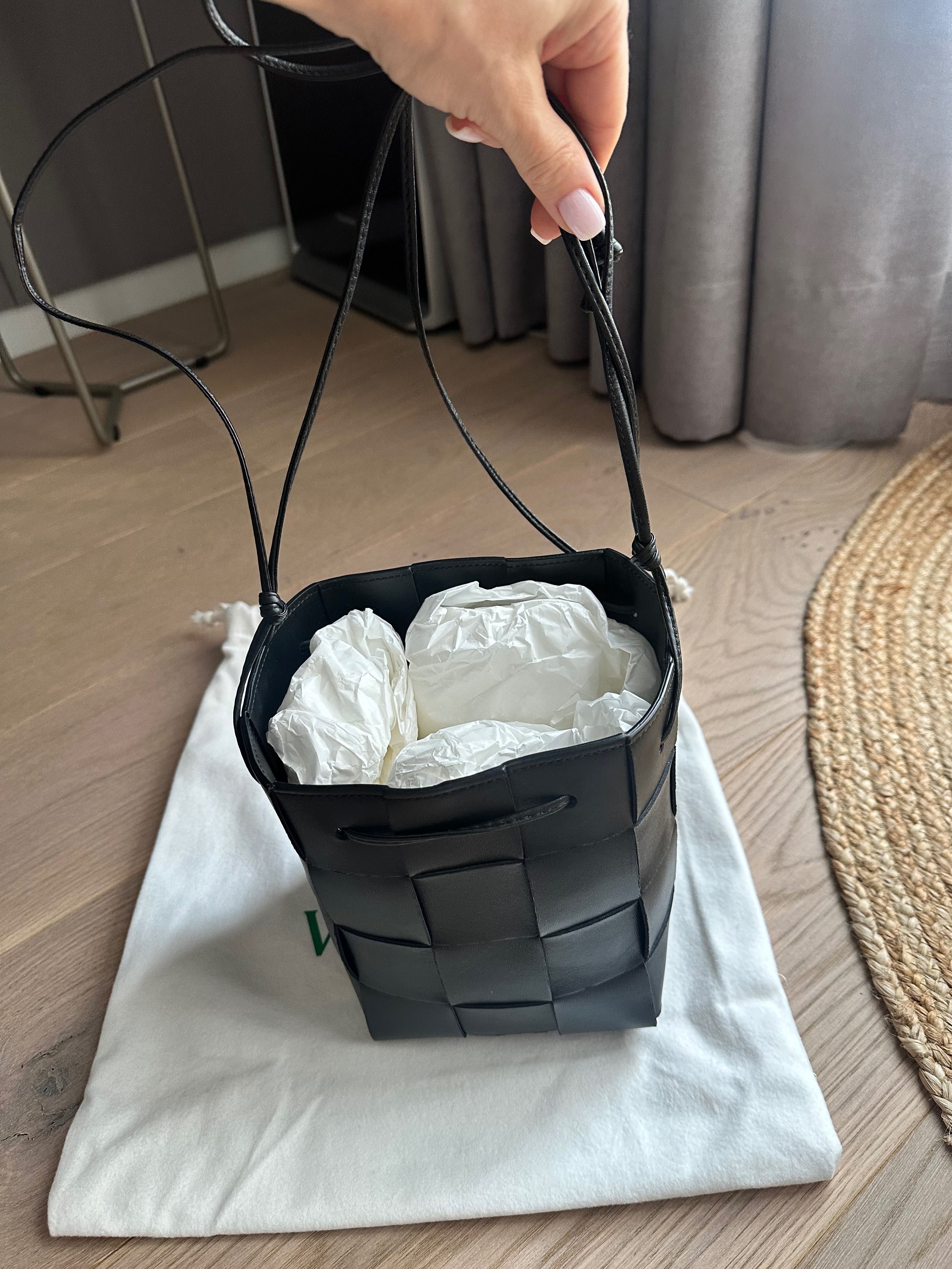 Сумочка Bottega Veneta Small Cassette Bucket