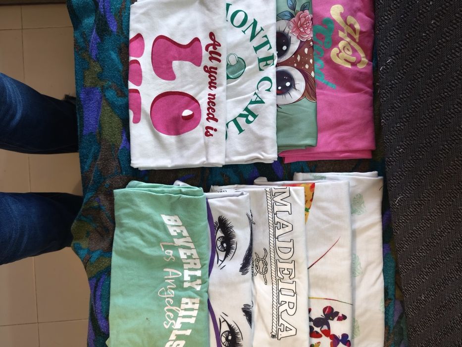 Macacões, calções, t-shirts e pijamas