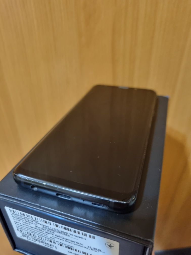 Телефон Samsung Galaxy S9
