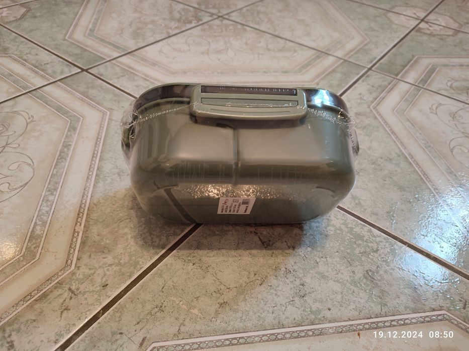 Nowa zielona śniadaniówka lunch box pojemnik
