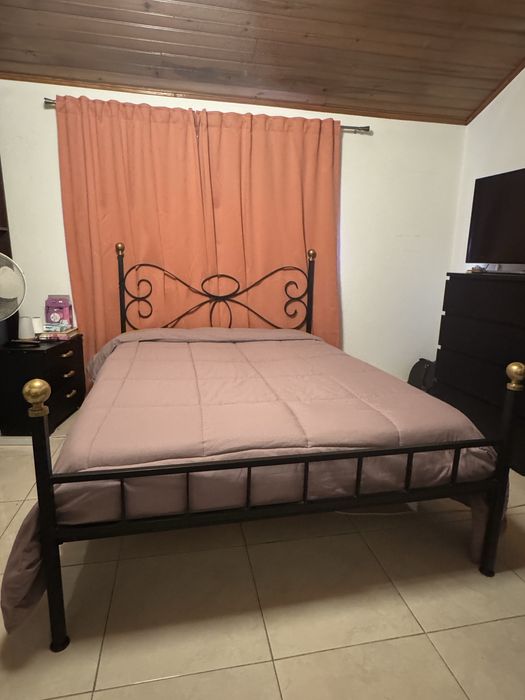 Cama de casal com colchão