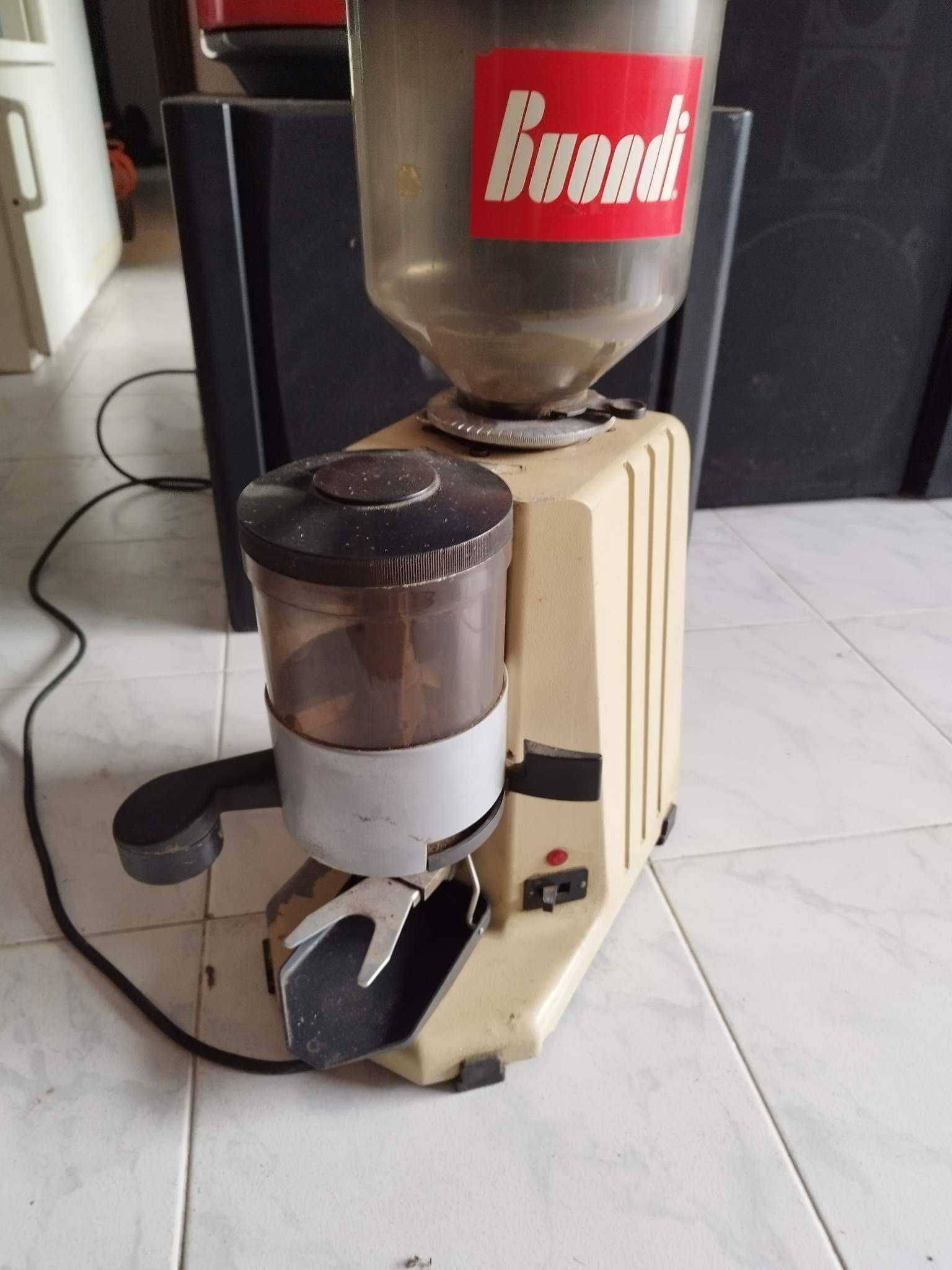 Moinho de café usada