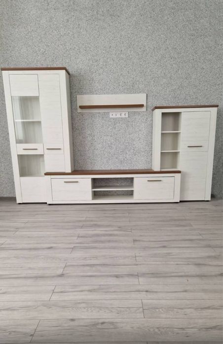 Стінка для вітальні з тумбою під телевізор, вітриною та полицею Б/У