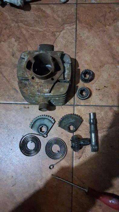 Romet motorynka Cylinder lampa Wsk cylinder półksiężyc komar kapa pokr