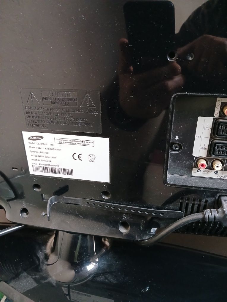 телевізор Samsung модель LE32R81B