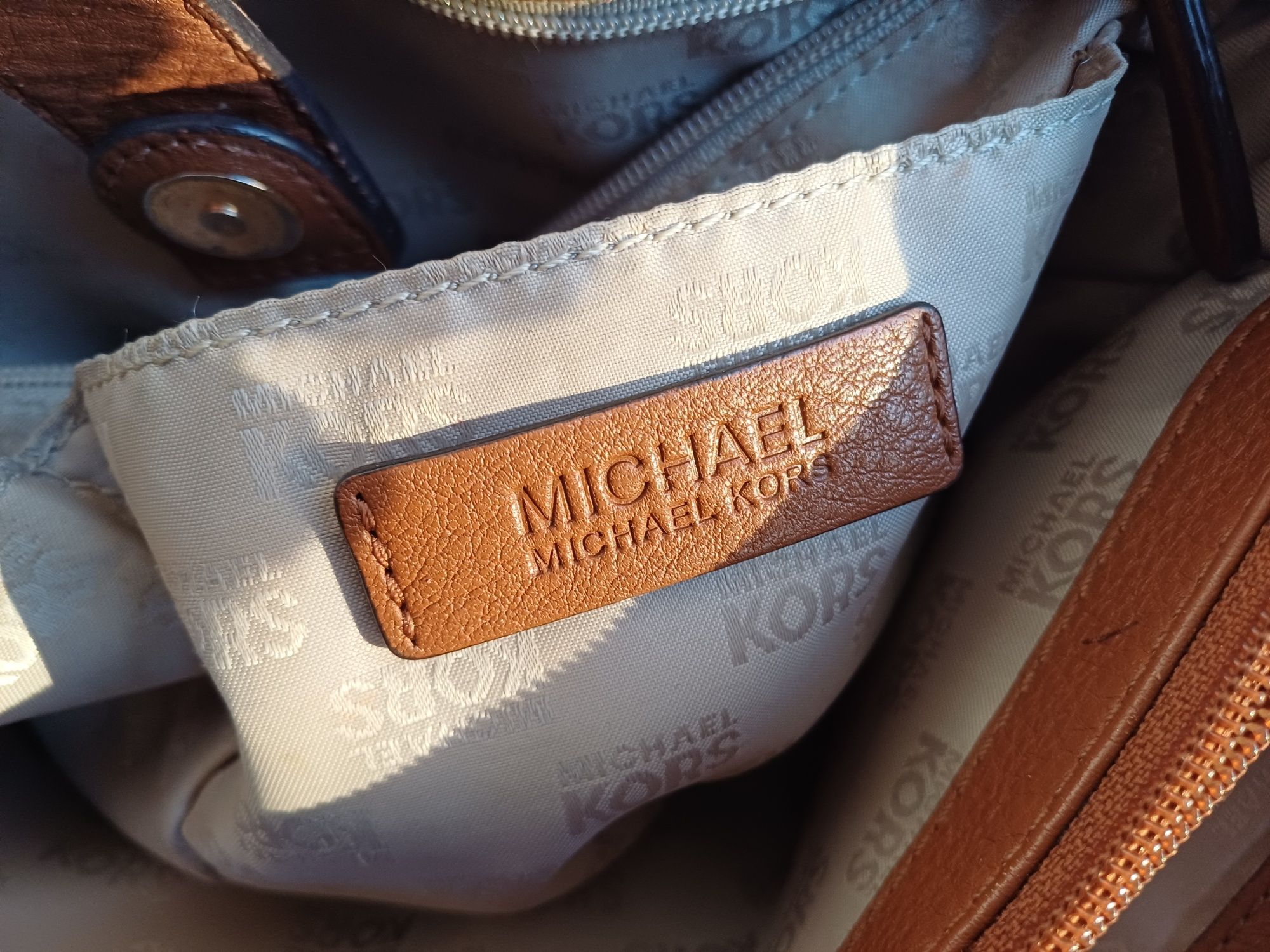 Сумка MICHAEL KORS ( оригинал) натур кожа