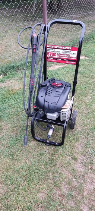 Myjka ciśnieniowa 2400 PSI SPALINOWA Briggs 6 HP  nie honda karcher