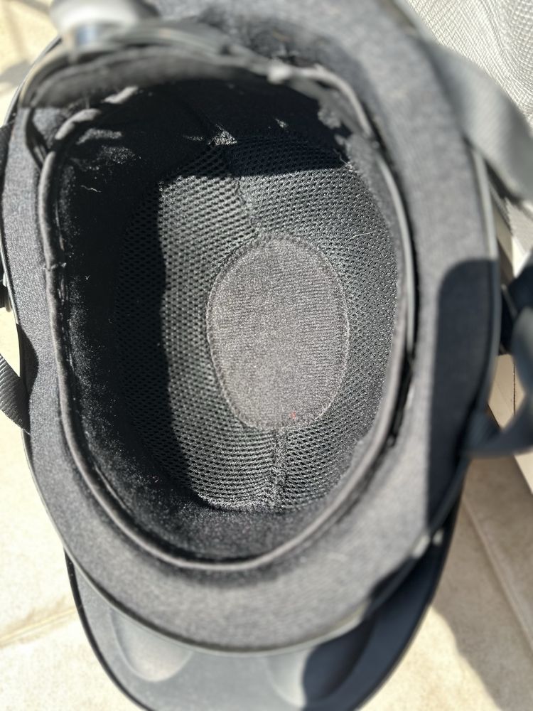 Kask jeździecki Fouganza 500 czarny rozmiar M (55-59 cm)