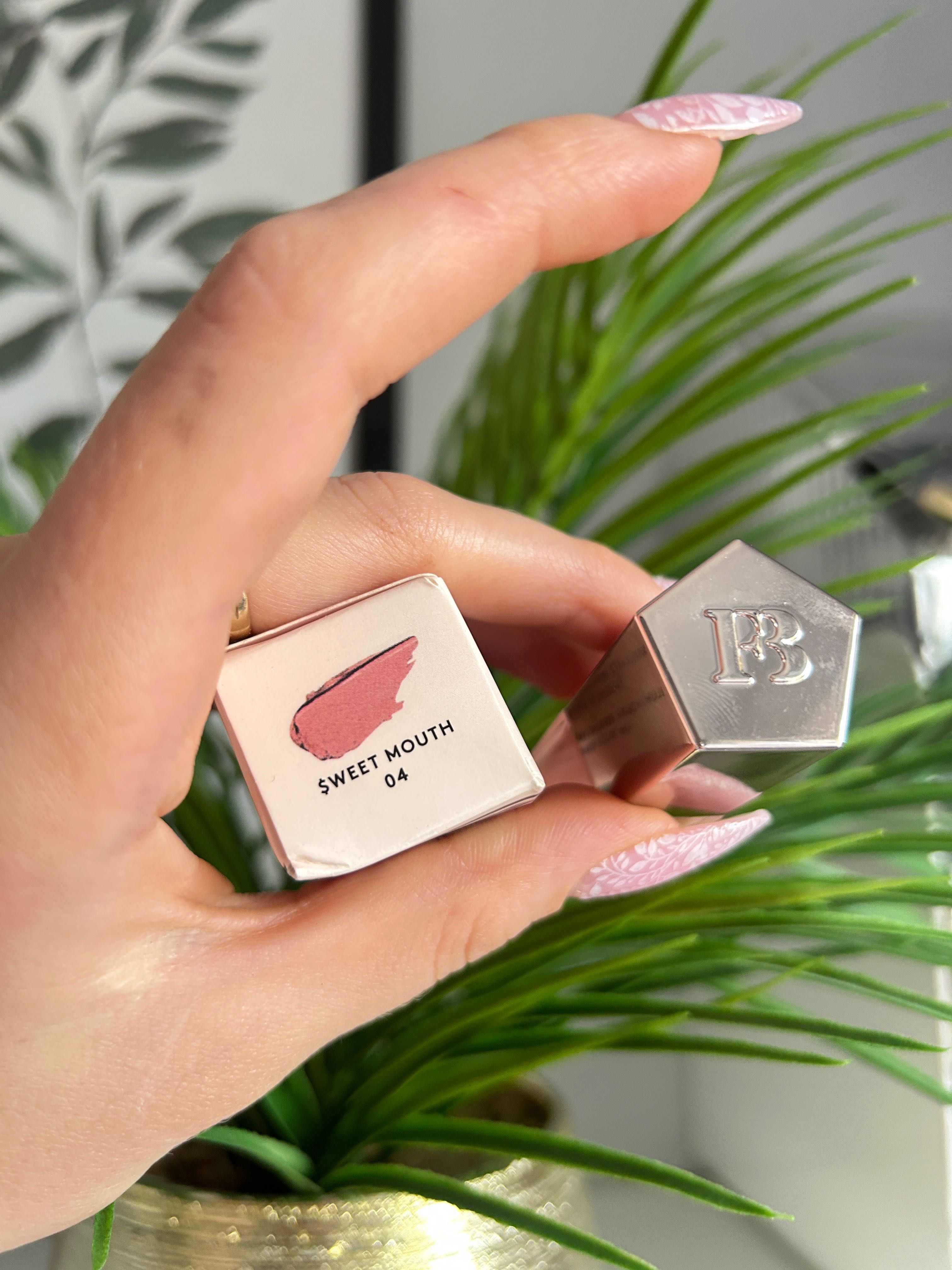 Fenty Beauty błyszczyk do ust