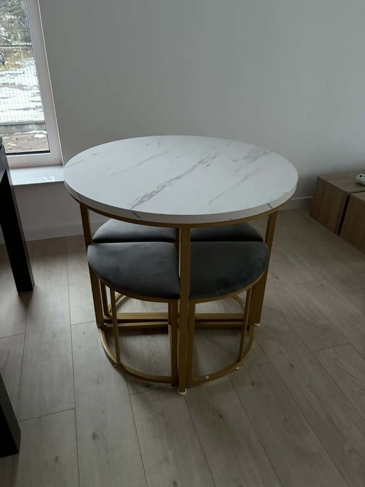 Zestaw stołowy z czterema krzesłami, zestaw jadalny z blatem