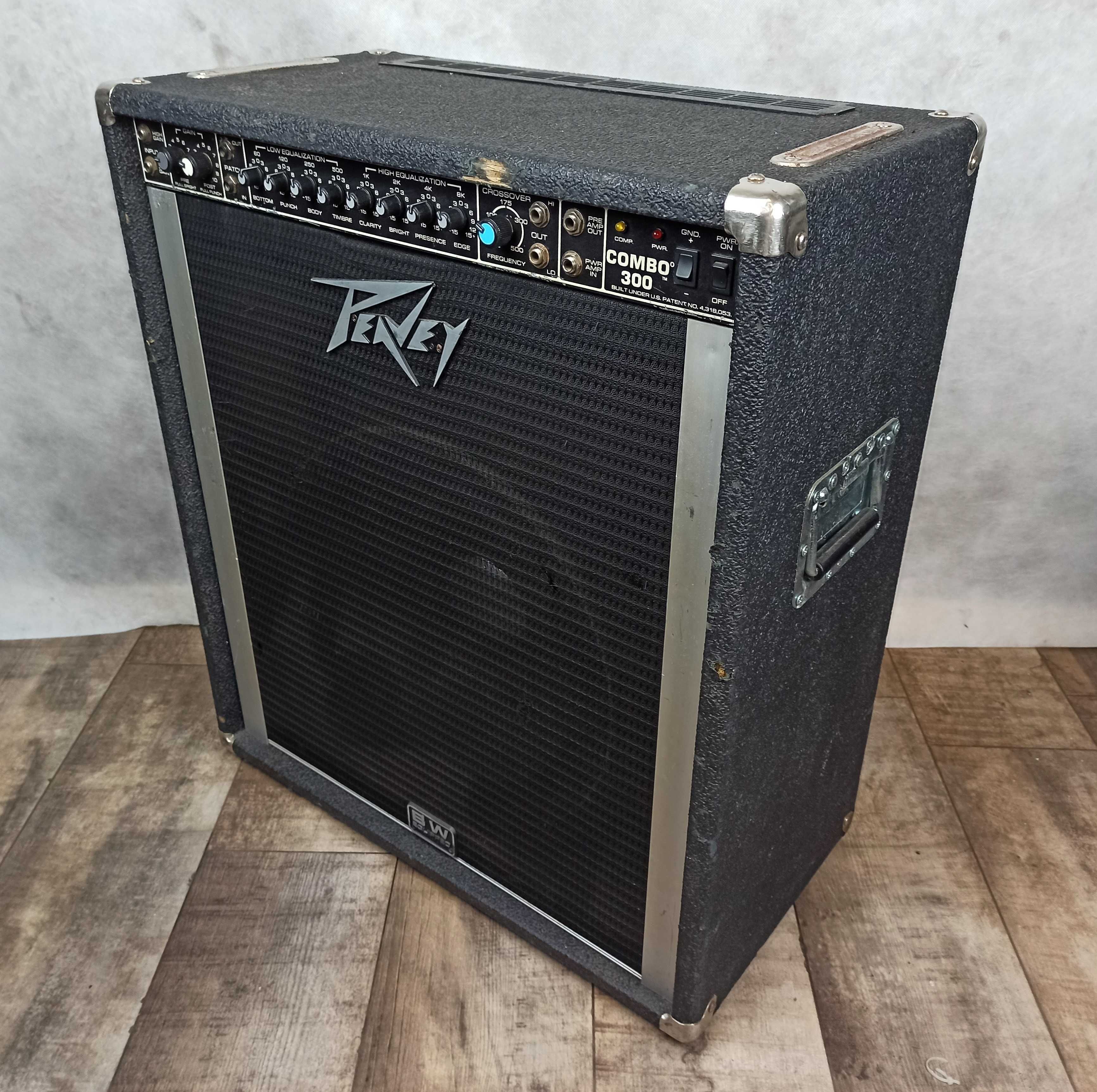 Peavey Combo 300 wzmacniacz basowy 80s USA