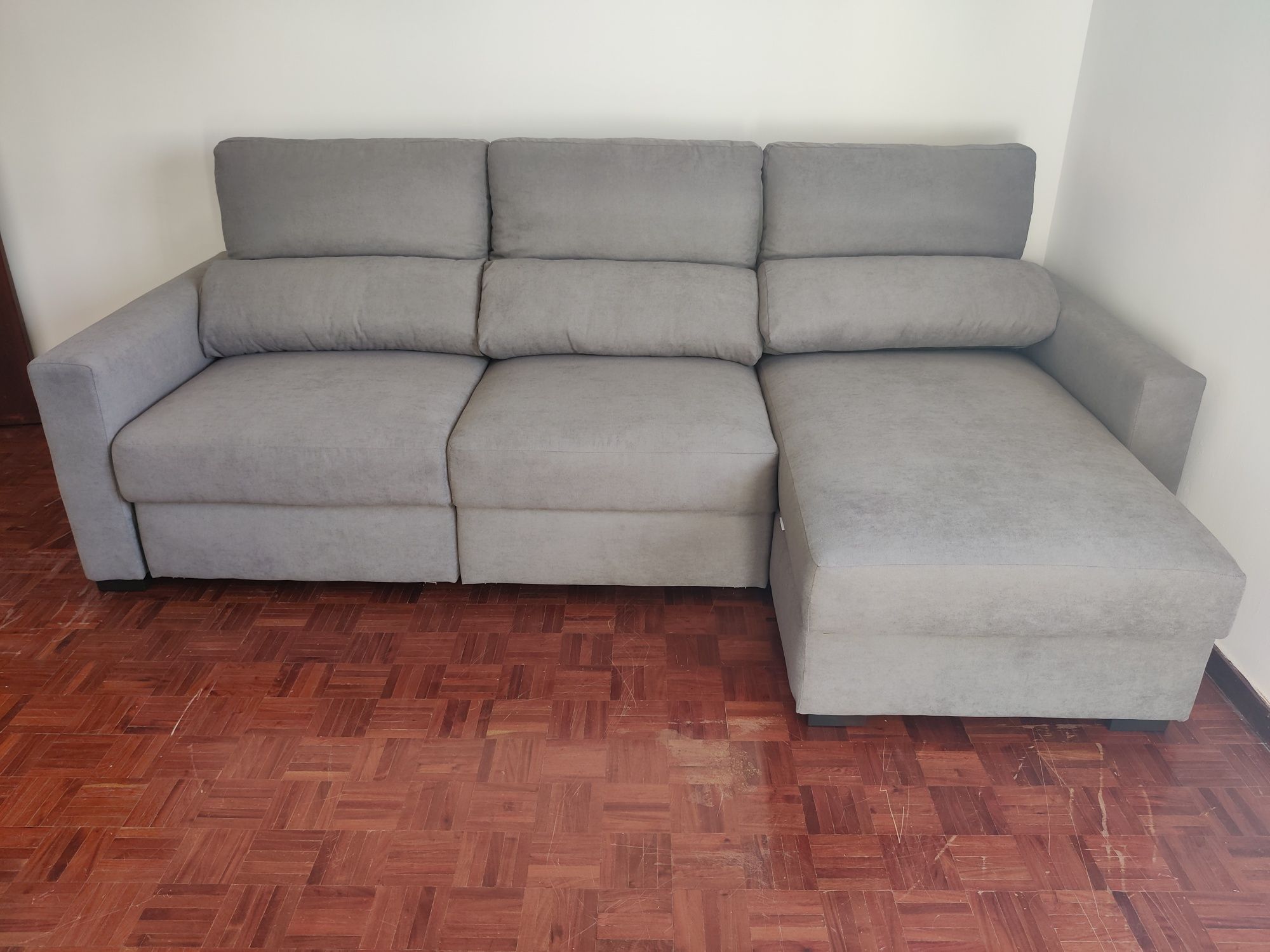 Sofá Aram, cor cinza com chaise longue, Conforama