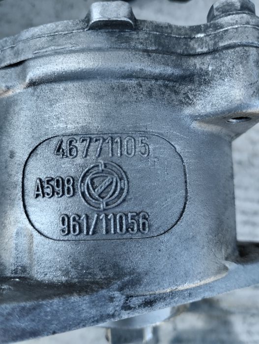 Вакуумний насос Фиат Добло 1.9d 1.9jtd 46771105