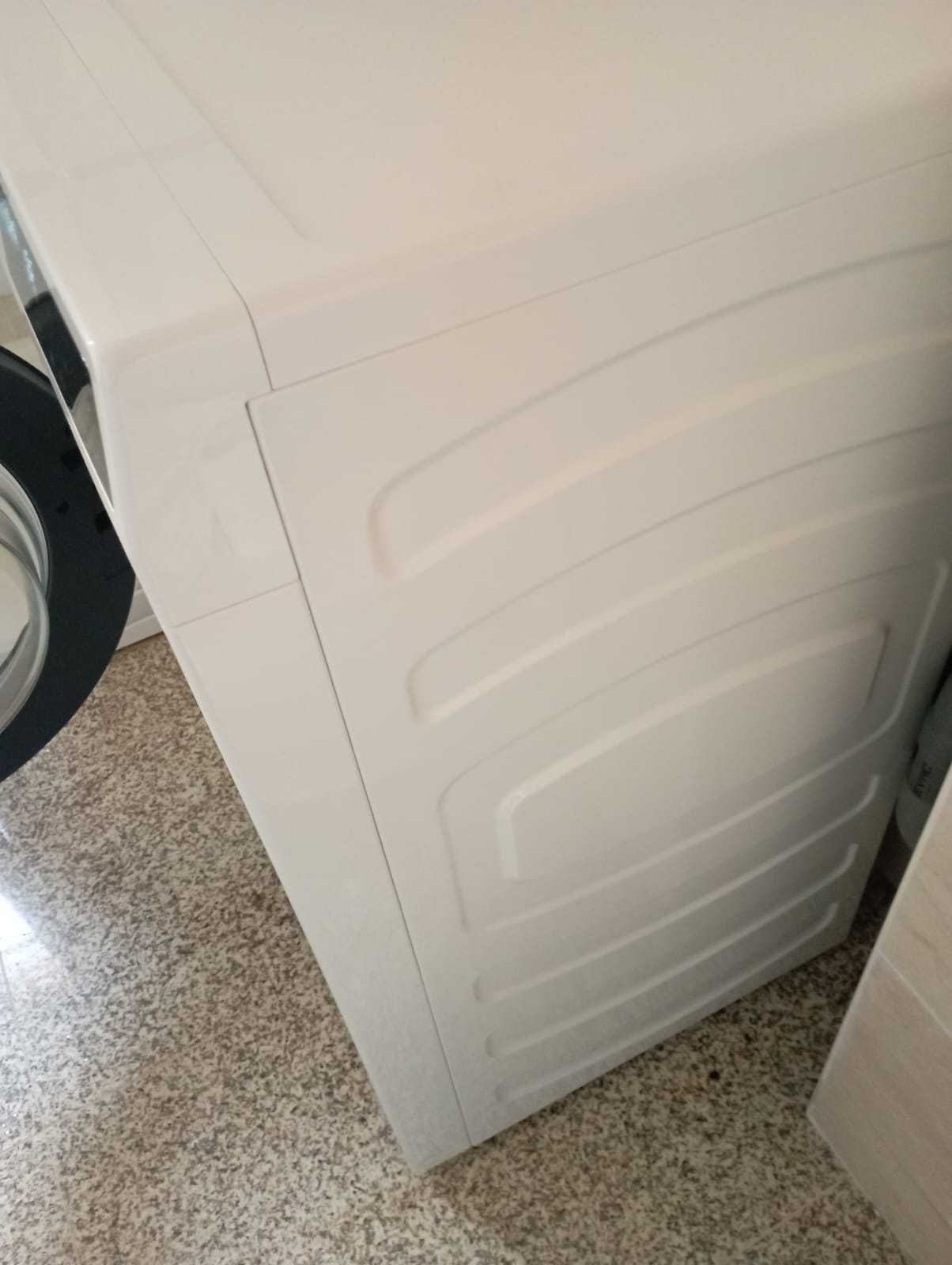 Máquina de Lavar Roupa Candy - 8kg (como nova)