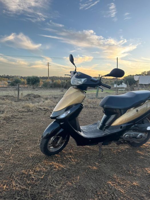 Peugeot V-Clic 50cc Scooter