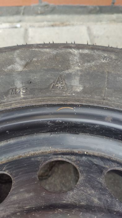 Zestaw 4 opon zimowych na felgach Suzuki SX4 Grand Vitara r 16 205/