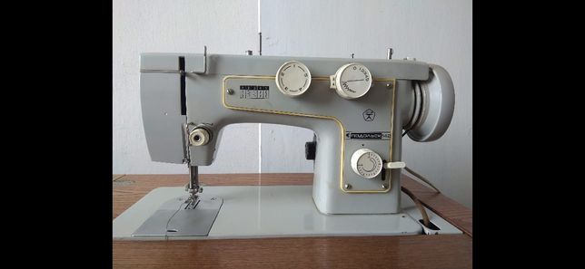 Швейна машинка Подольск-142