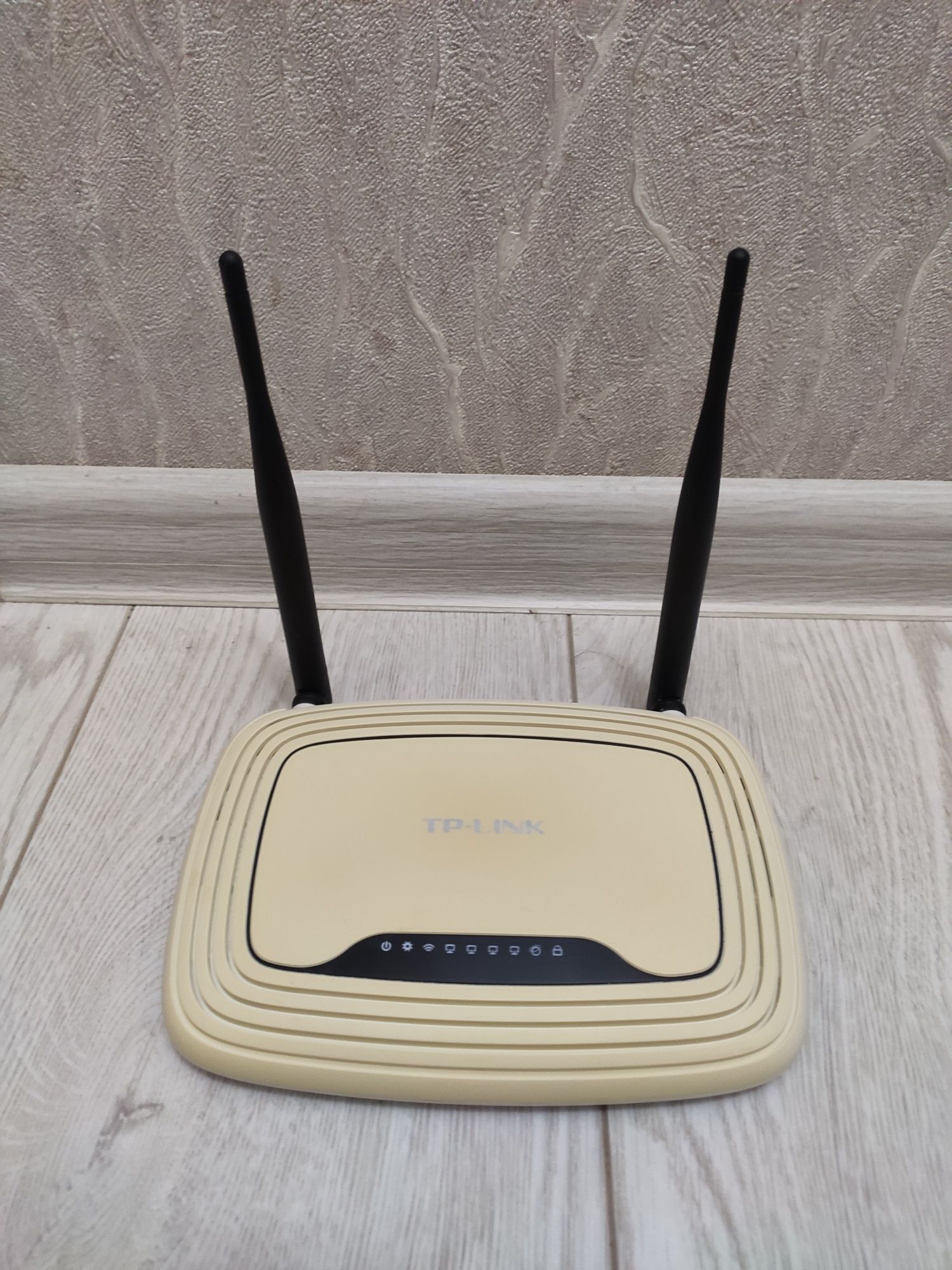 Роутер Tp-Link 841