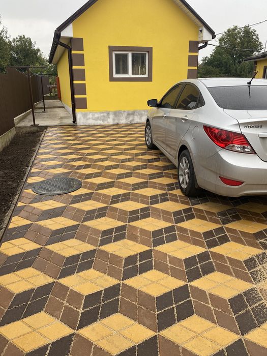Тротуарна плитка  укладка та продаж СлаваСтрой!