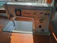 Máquina de costura Singer antiga