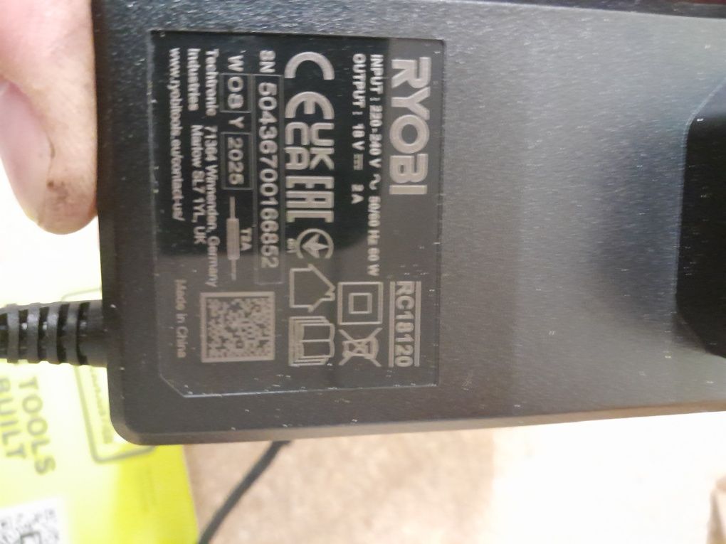 Ładowarka Ryobi RC18120 nowa
