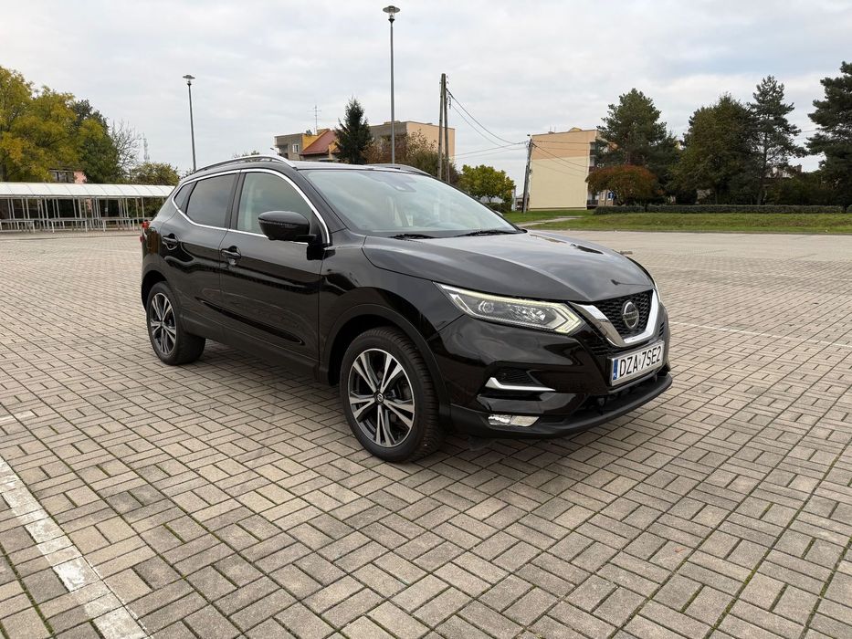 Nissan Qashqai Ful led/panorama/kamera360*