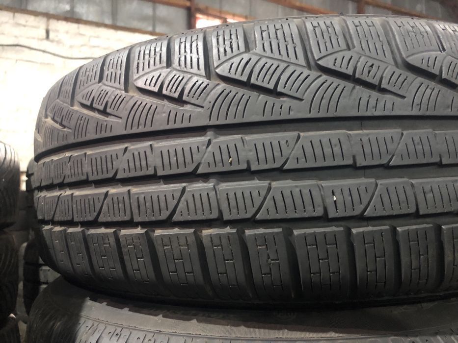 Шини б/в зима 225/55 17 Pirelli SottoZero 2 комплект RUNFLAT