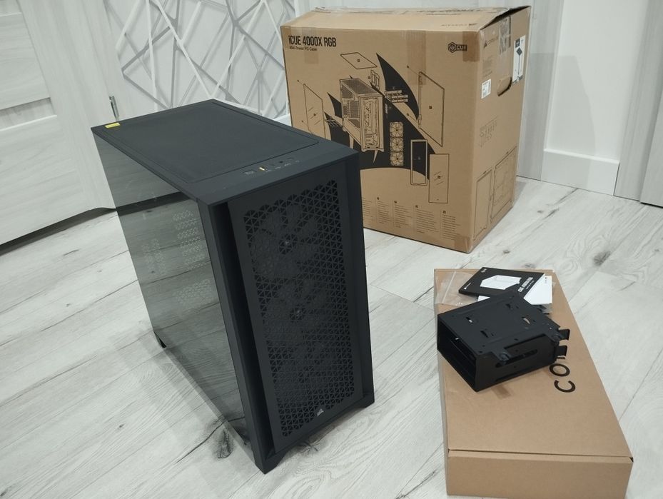 Corsair iCUE 4000X RGB Midi Tower BLACK Gaming Plus AIRFLOW
