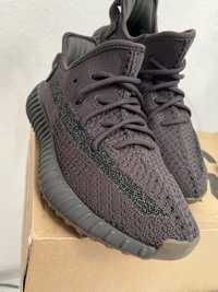 Продам кроссовки  Adidas Yeezy 350