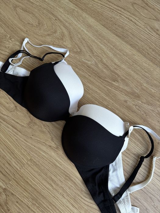 Нові набори бюстгальтерів Reserved 70c 75c