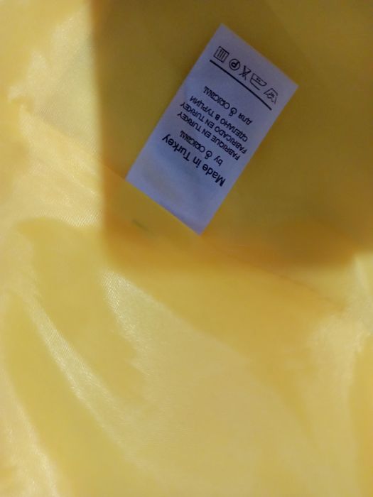 Стильный яркий брючный костюм