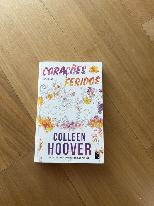 Livro Corações feridos: Coleen Hoover