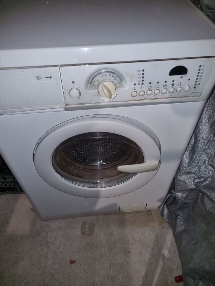 Electrolux пральна машина вузька