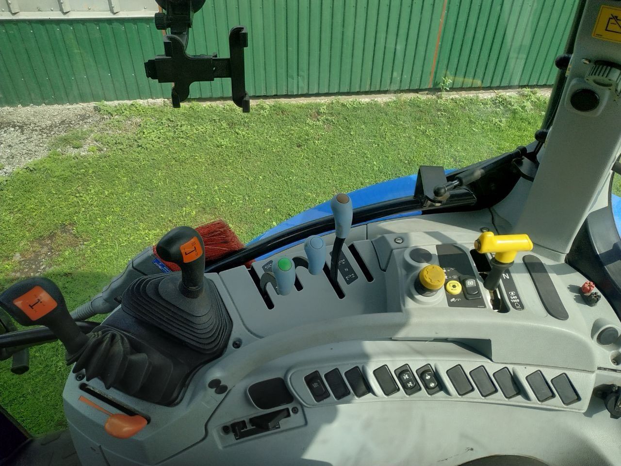 Продам трактор New Holland Т6050