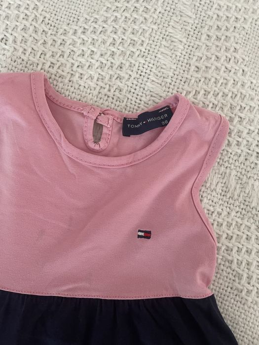 Sukienka Tommy Hilfiger rozm. 98